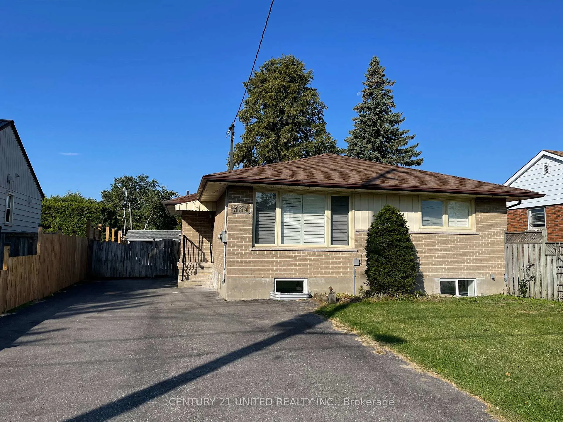 Front of Unit Lower, 334 Stevenson Road N
