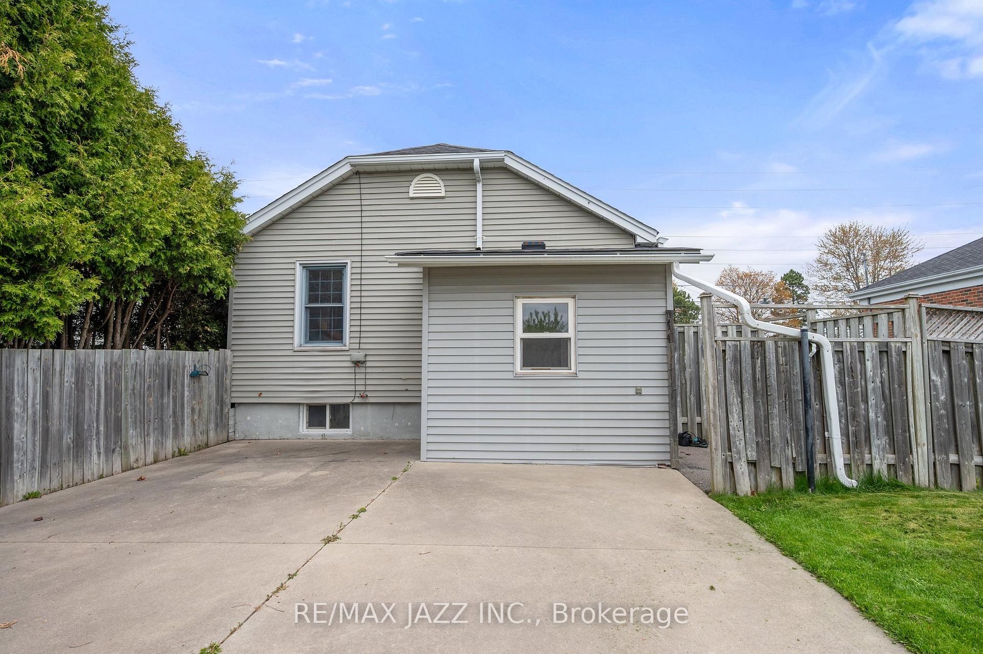 Photo 5 of 170 Stevenson Road N, Oshawa, McLaughlin — HOMEH