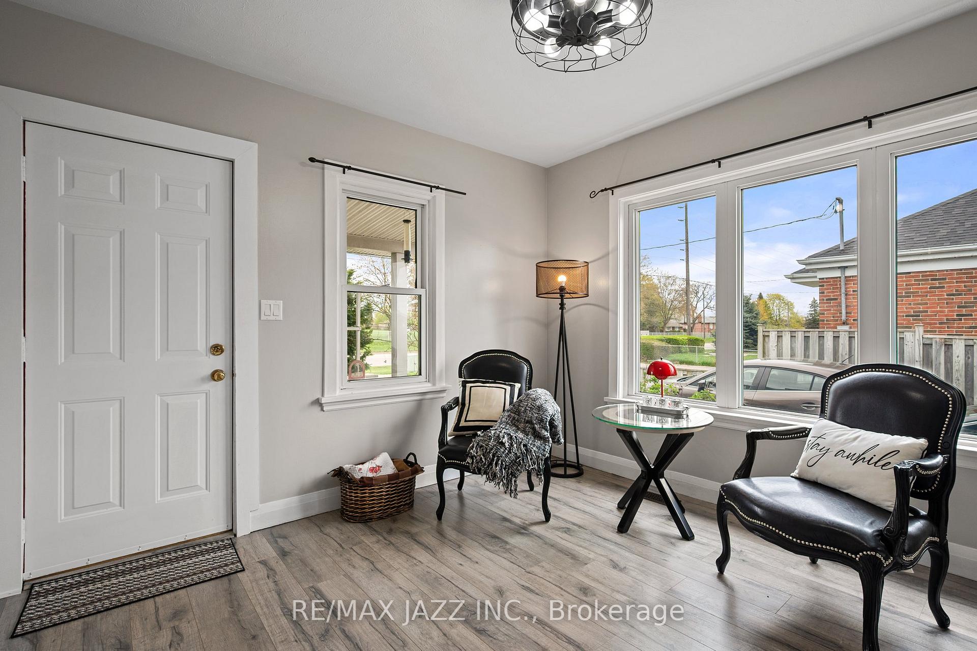 Photo 9 of 170 Stevenson Road N, Oshawa, McLaughlin — HOMEH