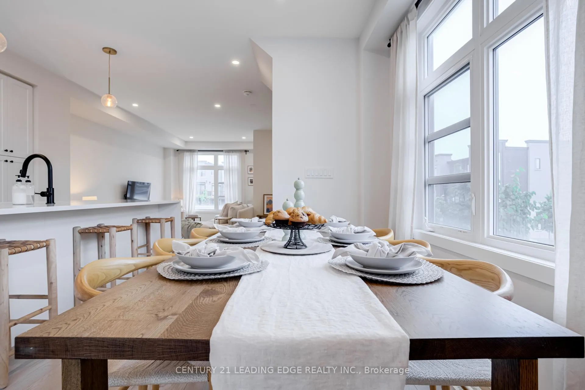 Photo 12 of 1645 Shining Star Chase, Pickering, Duffin Heights — HOMEH