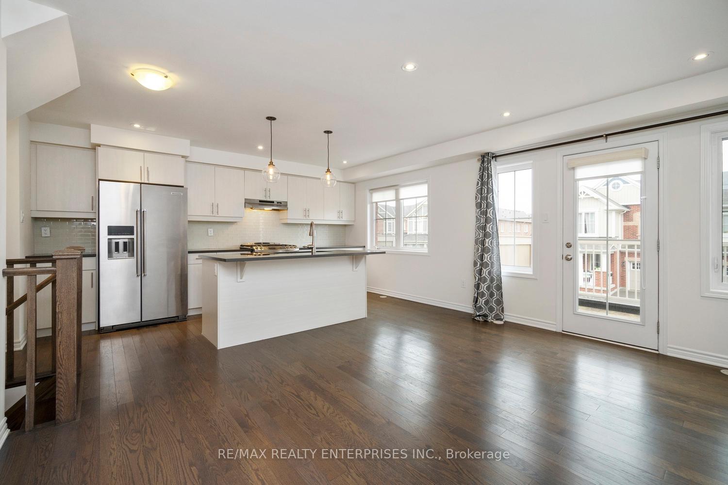 Photo 3 of 1656 Clitherow Street, Milton, Ford — HOMEH