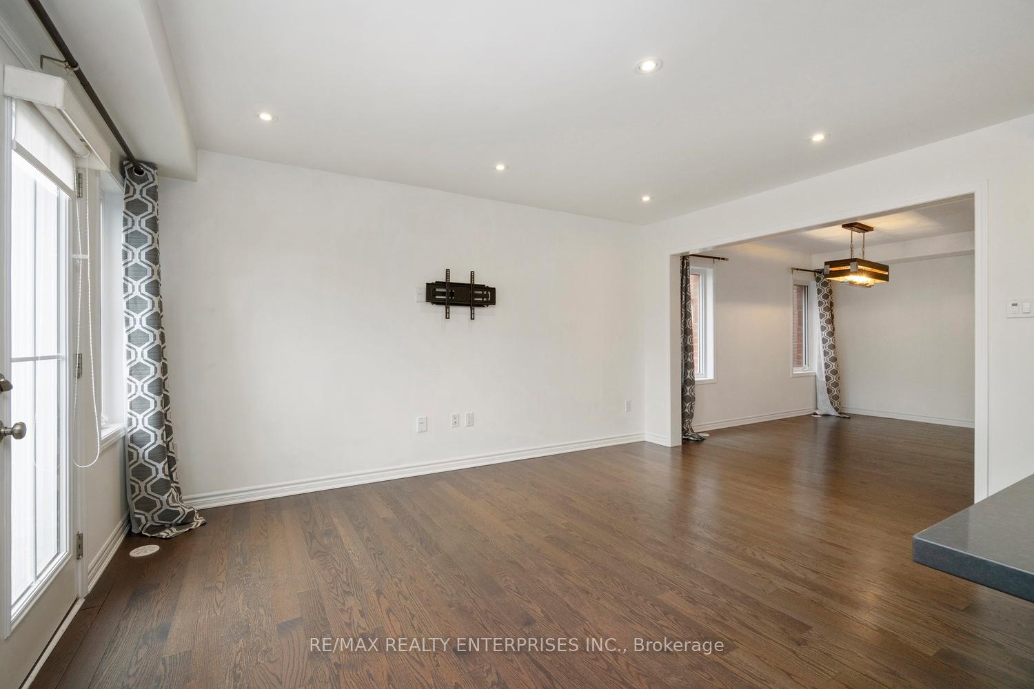 Photo 10 of 1656 Clitherow Street, Milton, Ford — HOMEH