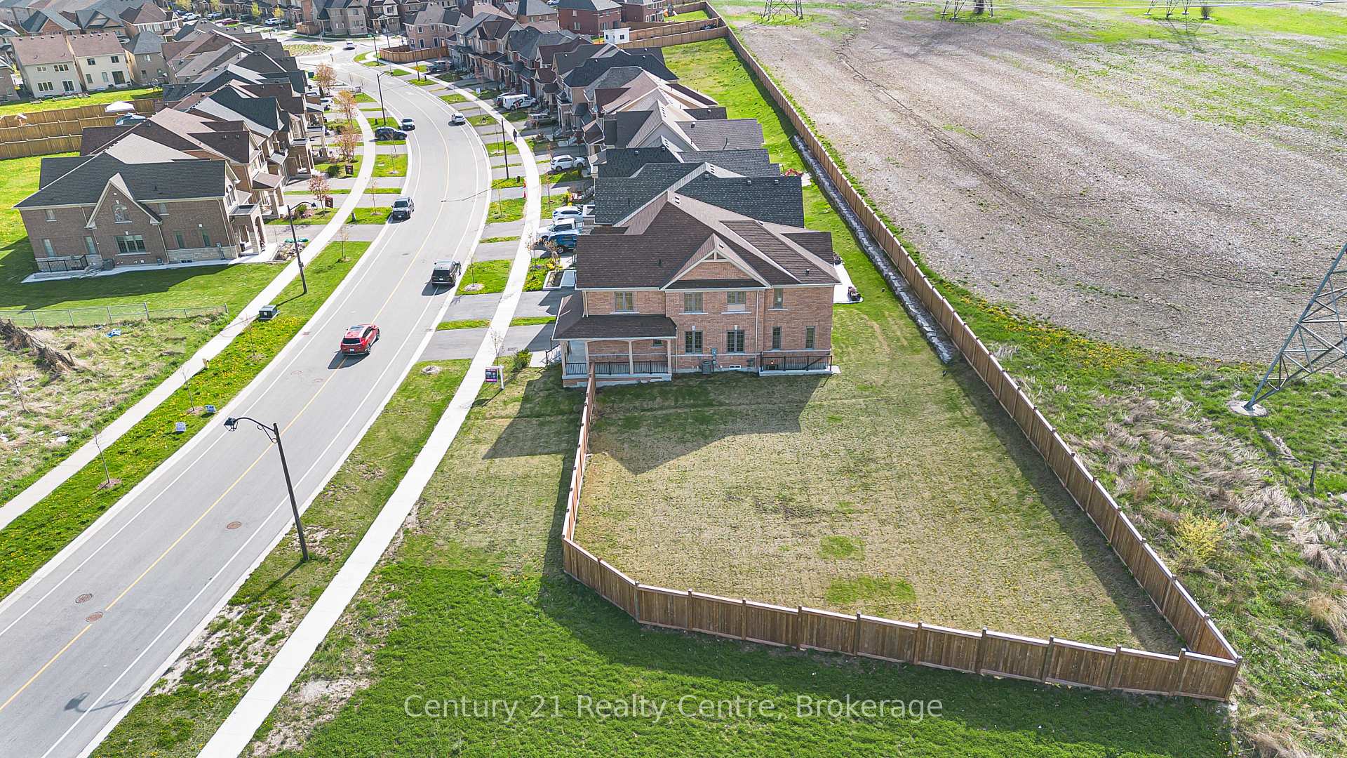 Photo 4 of 280 Windfields Farm Drive W, Oshawa, Windfields — HOMEH