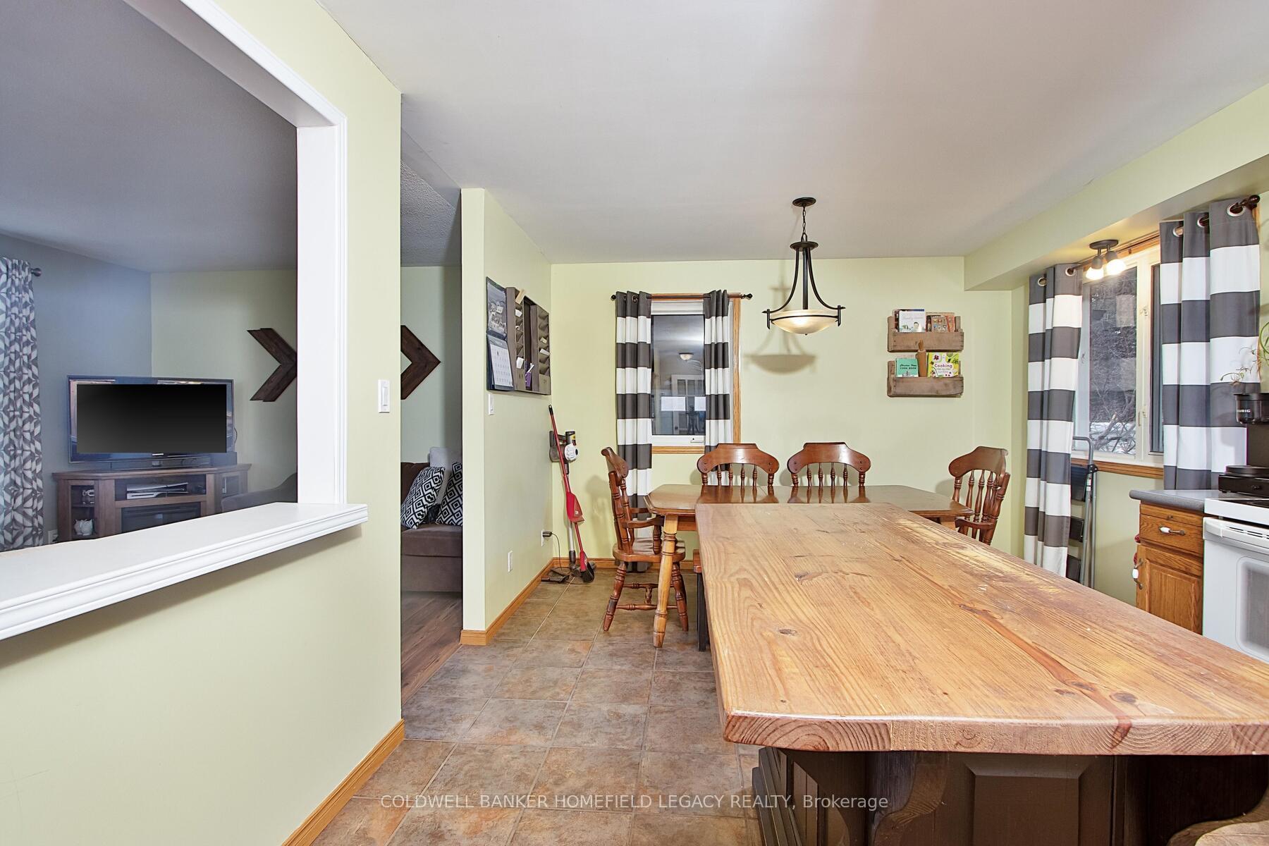 Photo 9 of 5997 Davis Street, Perth South, Blanshard — HOMEH