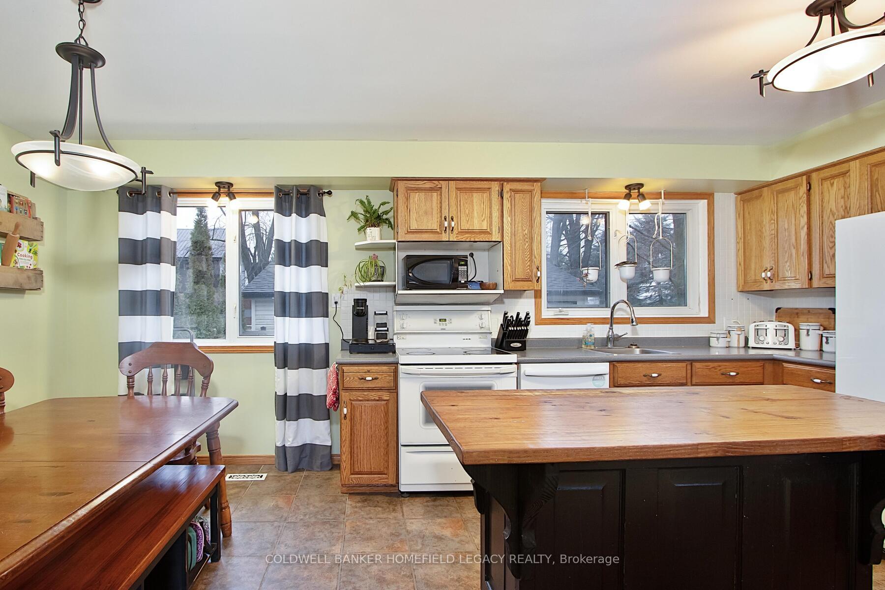 Photo 10 of 5997 Davis Street, Perth South, Blanshard — HOMEH