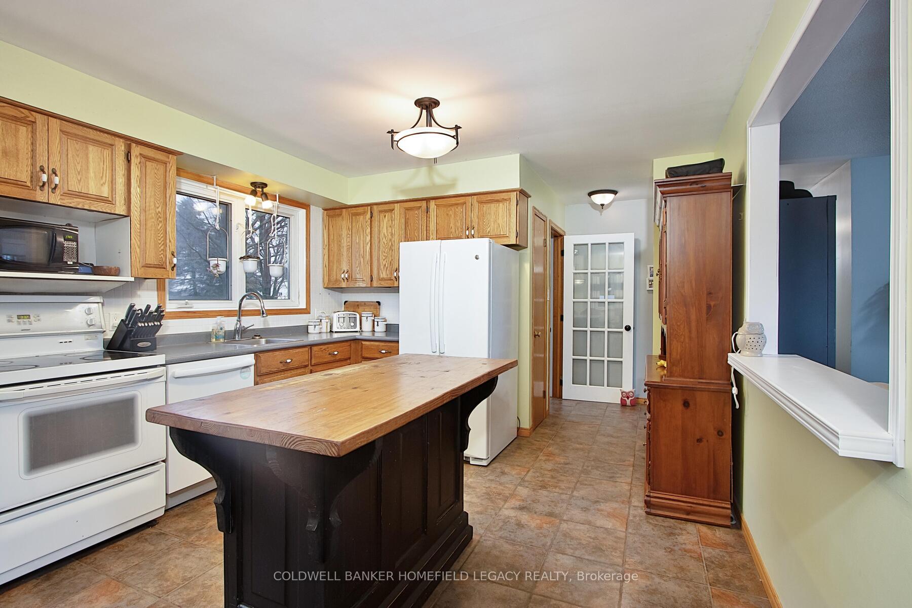 Photo 11 of 5997 Davis Street, Perth South, Blanshard — HOMEH