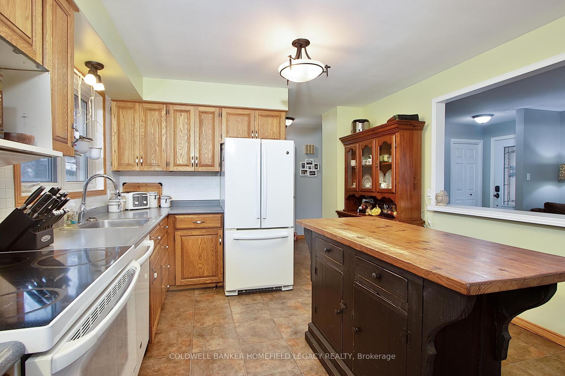 Photo 12 of 5997 Davis Street, Perth South, Blanshard — HOMEH