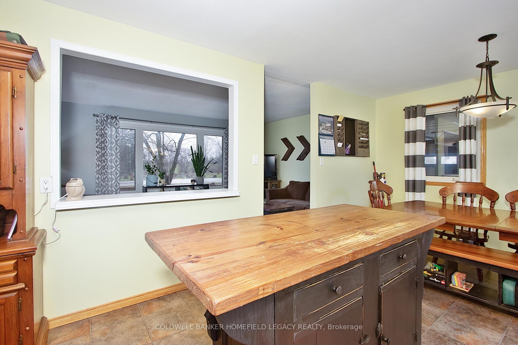 Photo 13 of 5997 Davis Street, Perth South, Blanshard — HOMEH