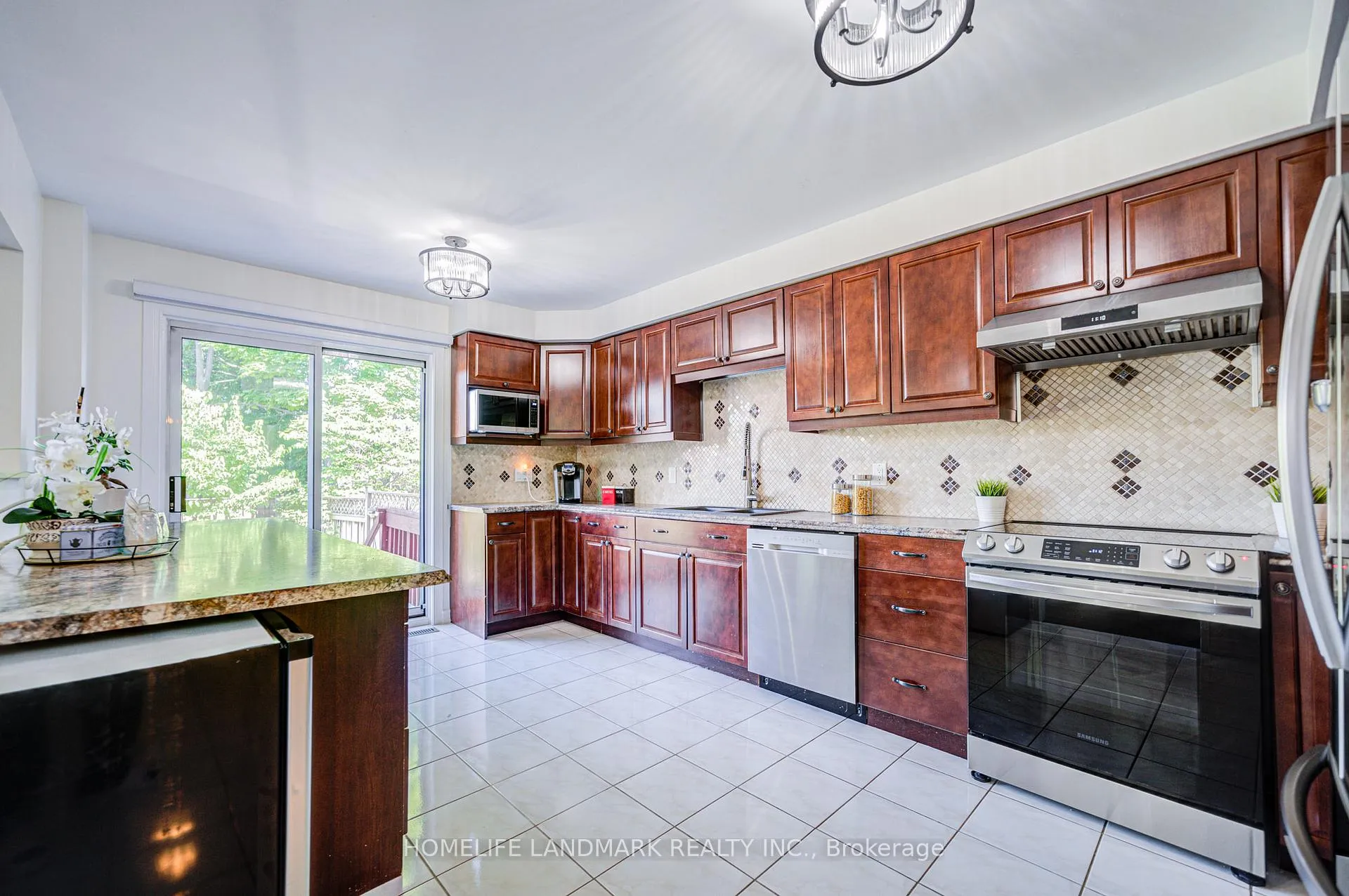 Photo 16 of 1925 Pine Grove Avenue, Pickering, Highbush — HOMEH