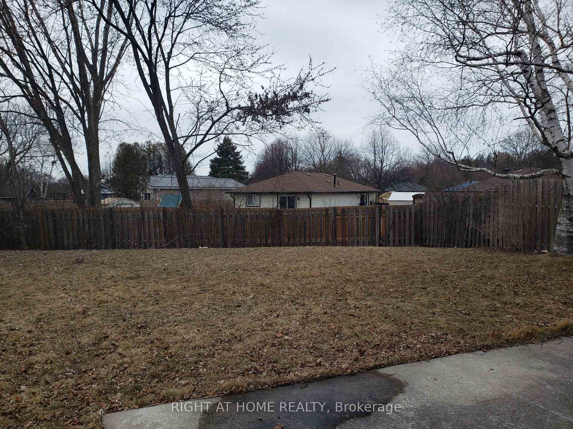Photo 15 of Unit Lower, 1053 Norman Crescent, Oshawa, Donevan — HOMEH