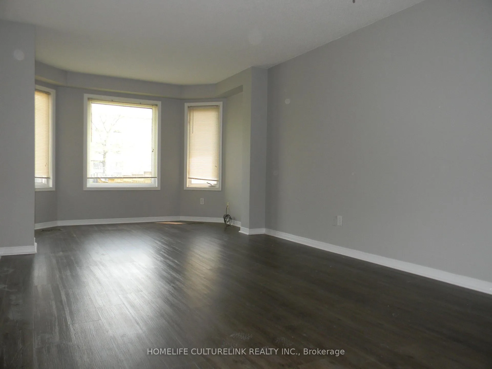 Photo 2 of 1839 Dalhousie Crescent, Oshawa, Samac — HOMEH
