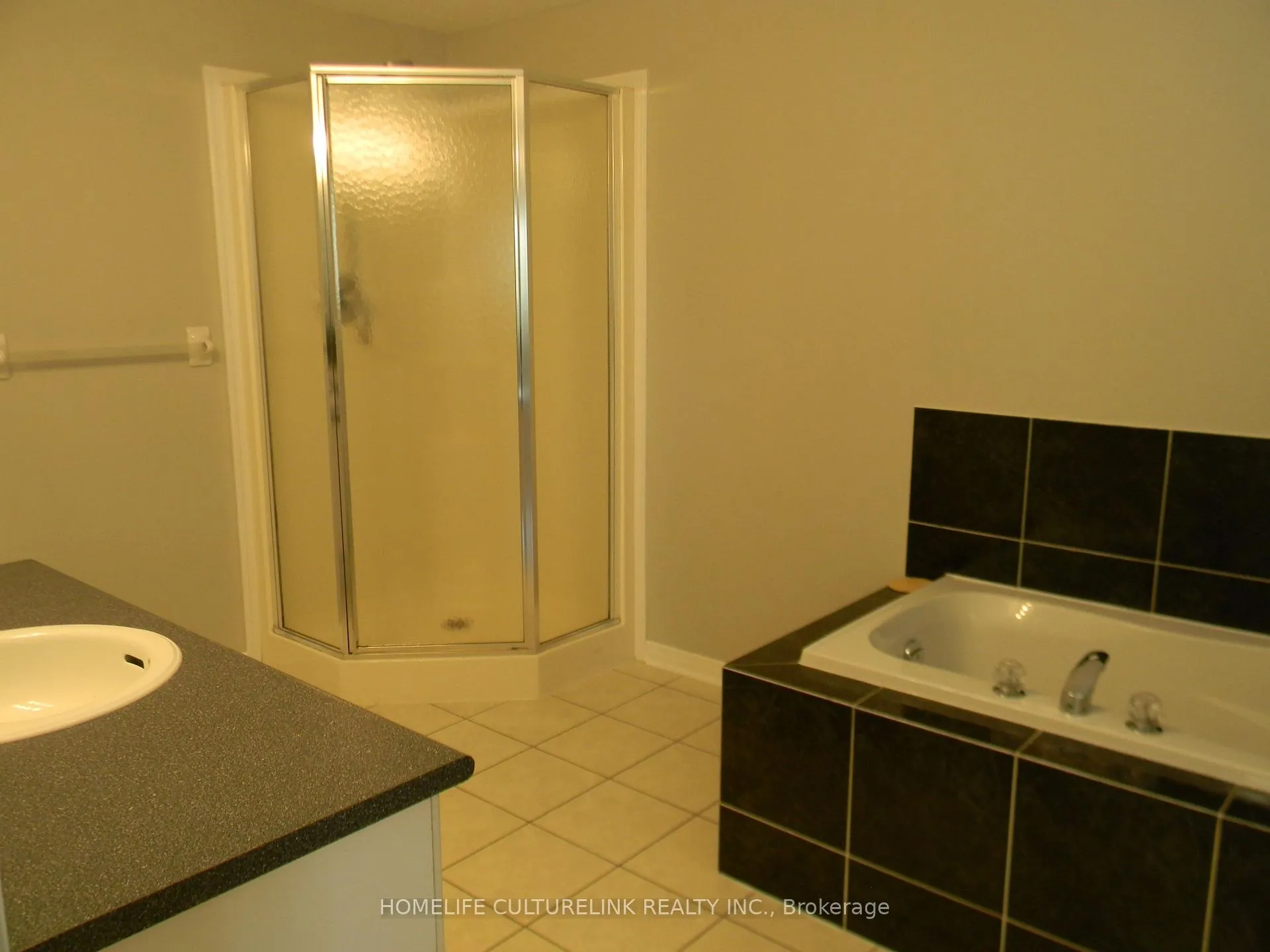 Photo 8 of 1839 Dalhousie Crescent, Oshawa, Samac — HOMEH