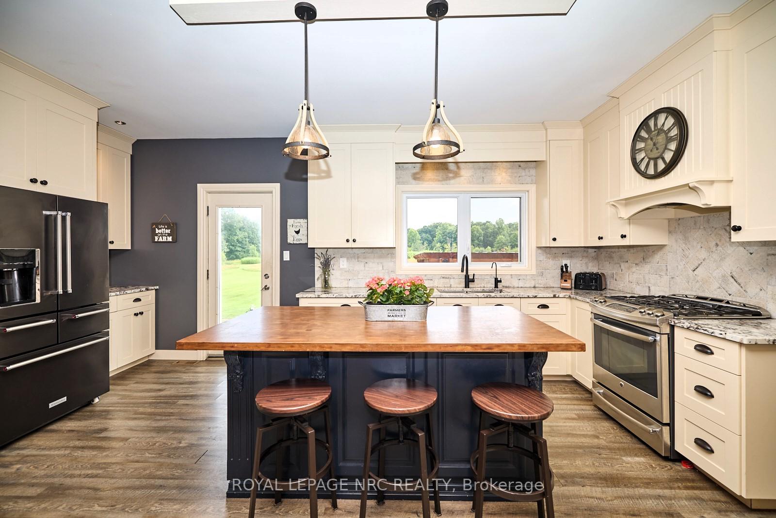 Photo 16 of 736 Chantler Road, Pelham, Fenwick — HOMEH