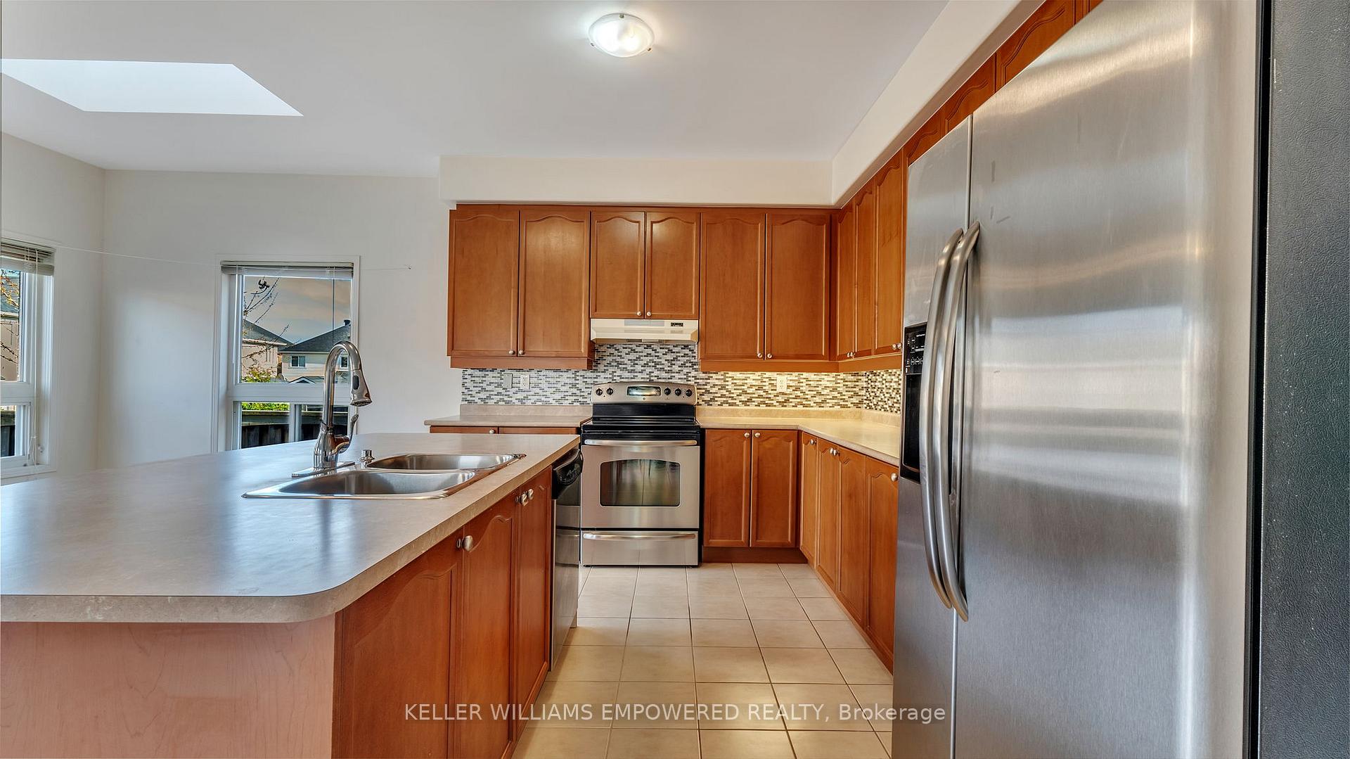Photo 15 of 1581 Pennel Drive, Oshawa, Taunton — HOMEH