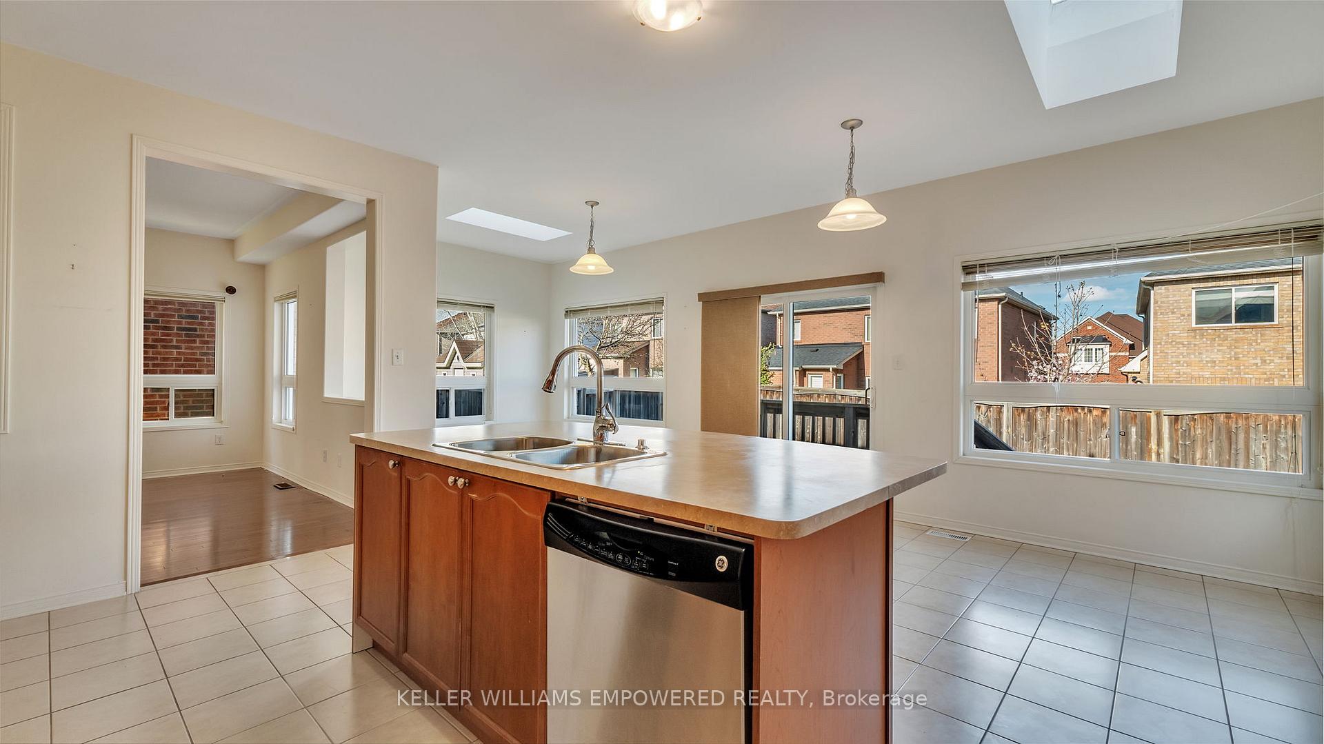 Photo 17 of 1581 Pennel Drive, Oshawa, Taunton — HOMEH