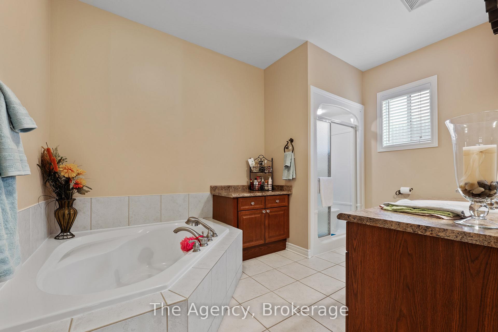Photo 16 of 66 Willson Crossing Court, Pelham, Fonthill — HOMEH