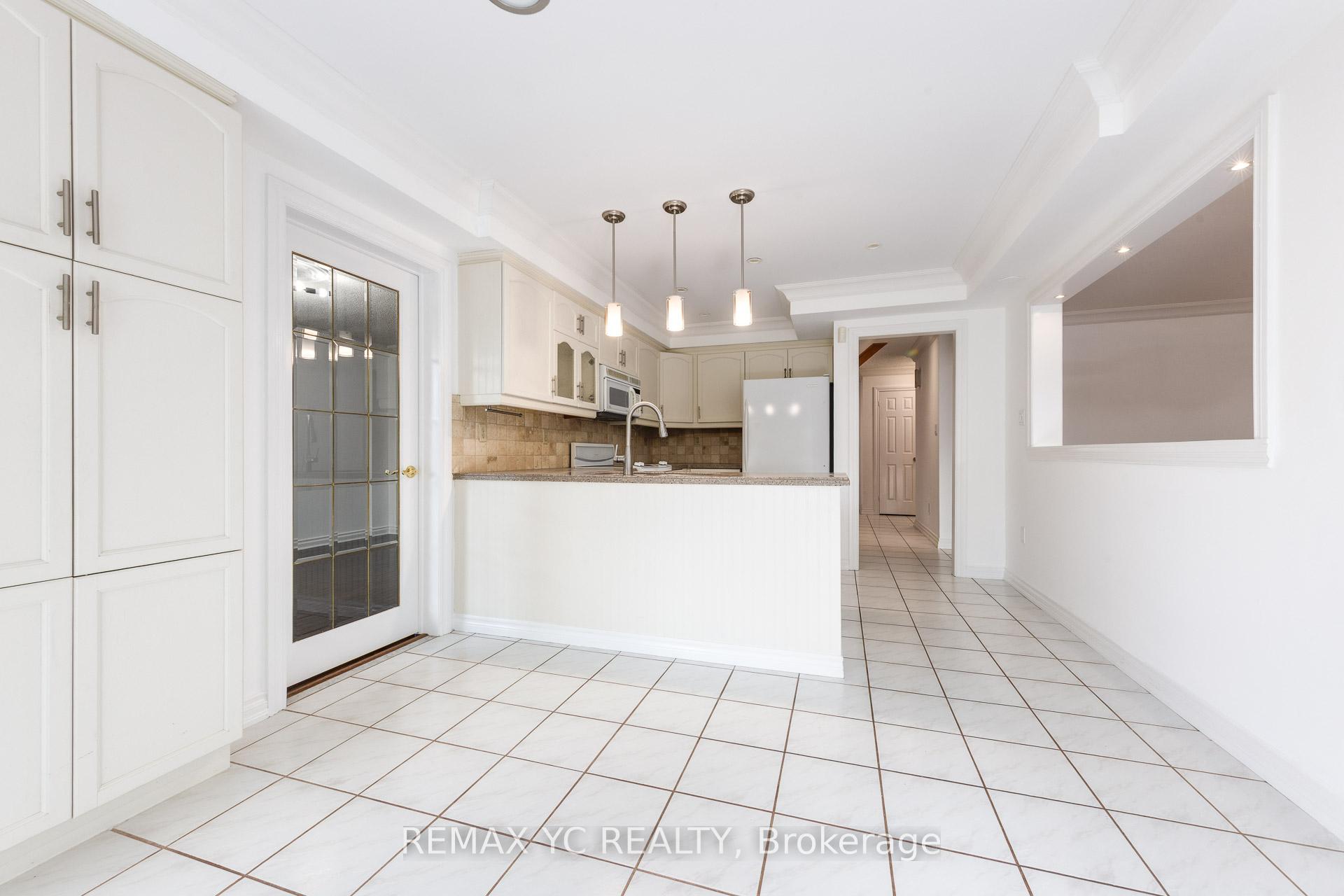 Photo 8 of 896 Darwin Drive, Pickering, Dunbarton — HOMEH