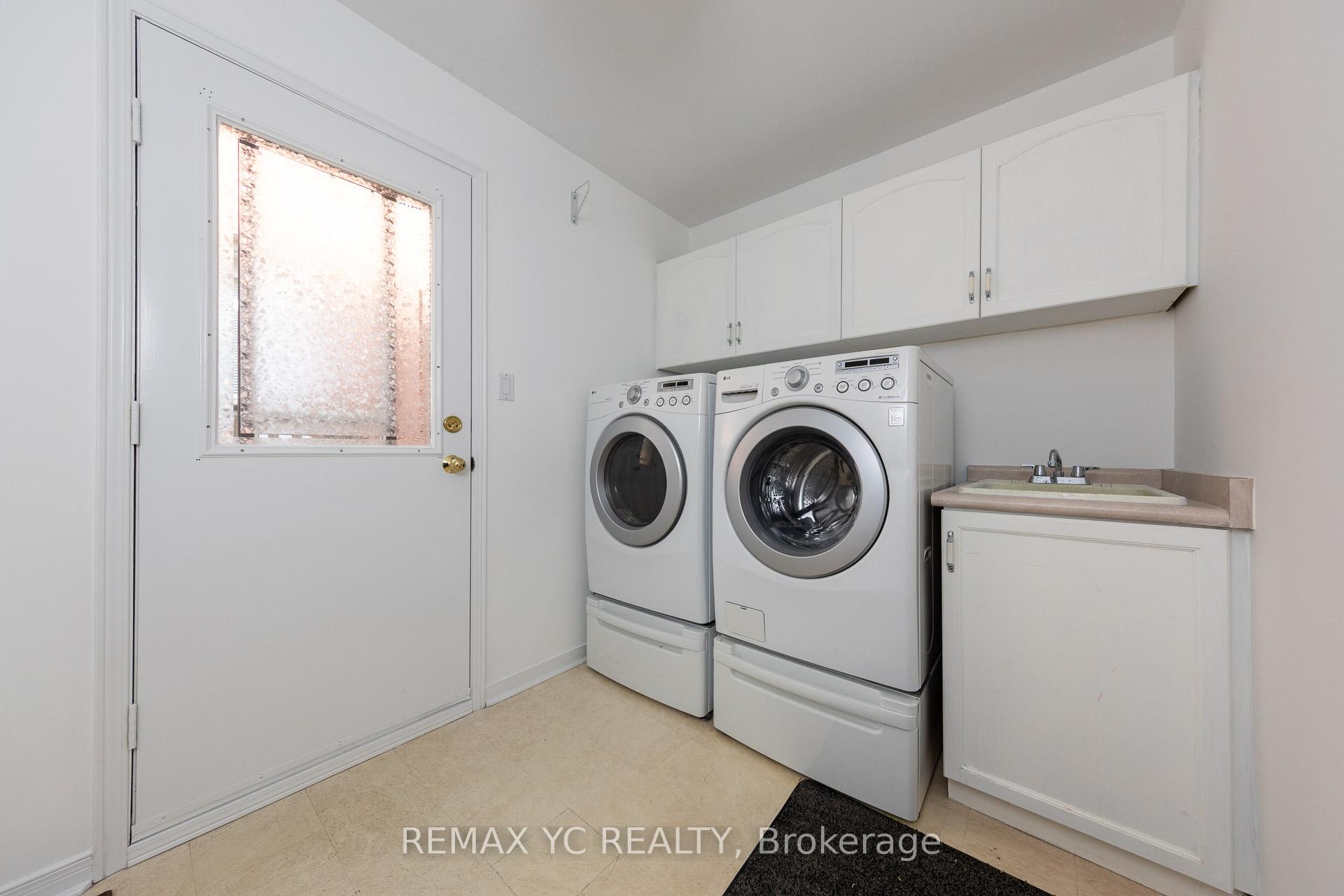 Photo 13 of 896 Darwin Drive, Pickering, Dunbarton — HOMEH
