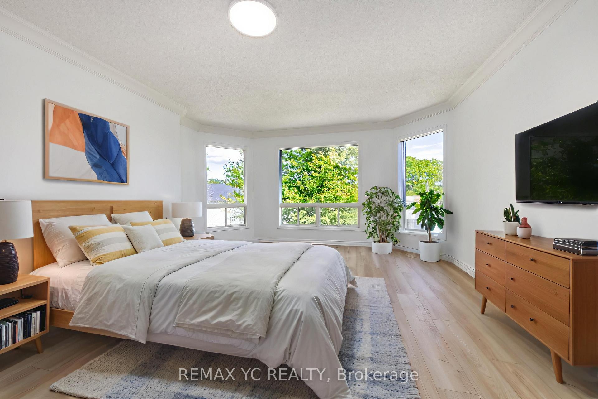 Photo 14 of 896 Darwin Drive, Pickering, Dunbarton — HOMEH