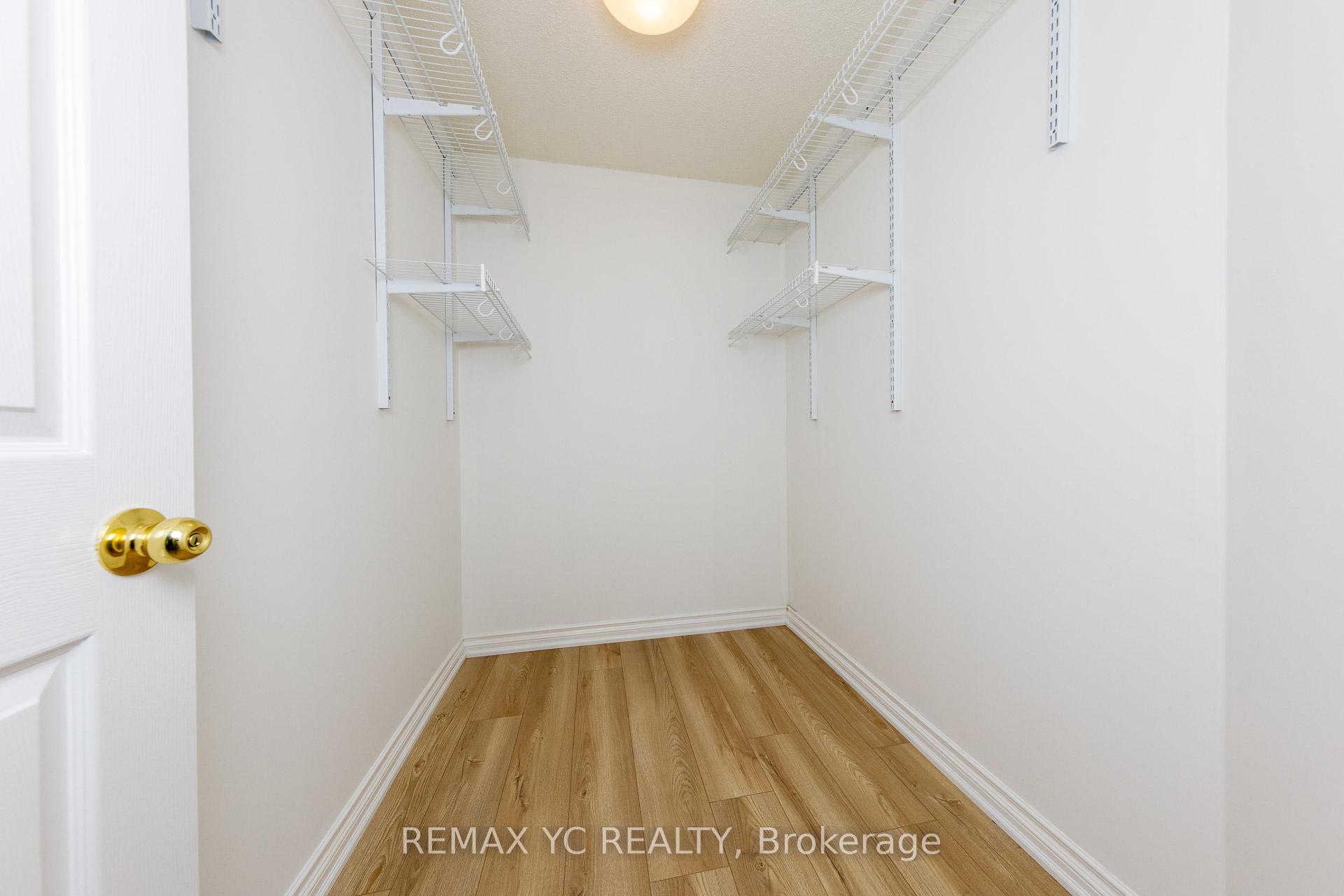 Photo 17 of 896 Darwin Drive, Pickering, Dunbarton — HOMEH