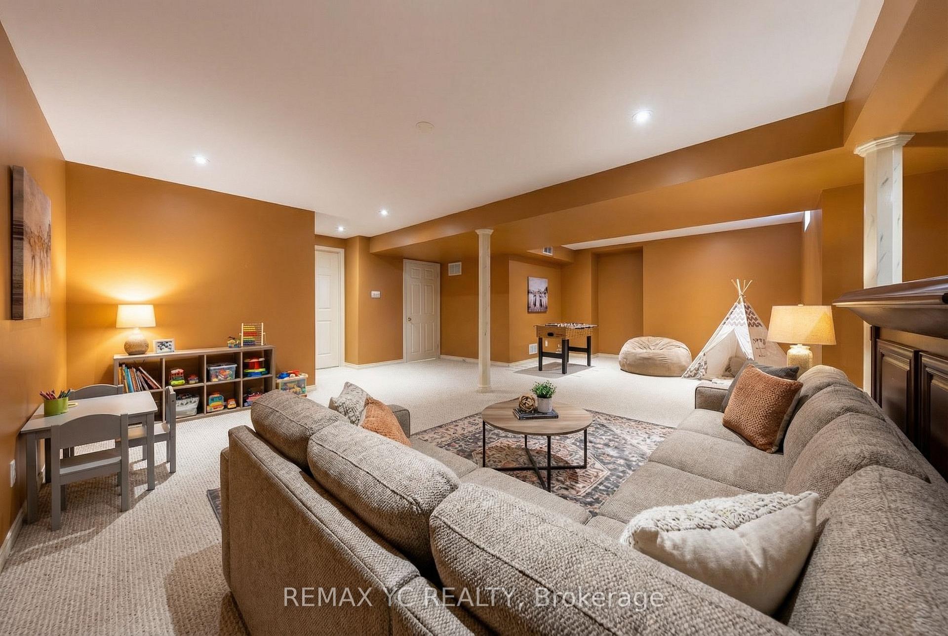 Photo 23 of 896 Darwin Drive, Pickering, Dunbarton — HOMEH