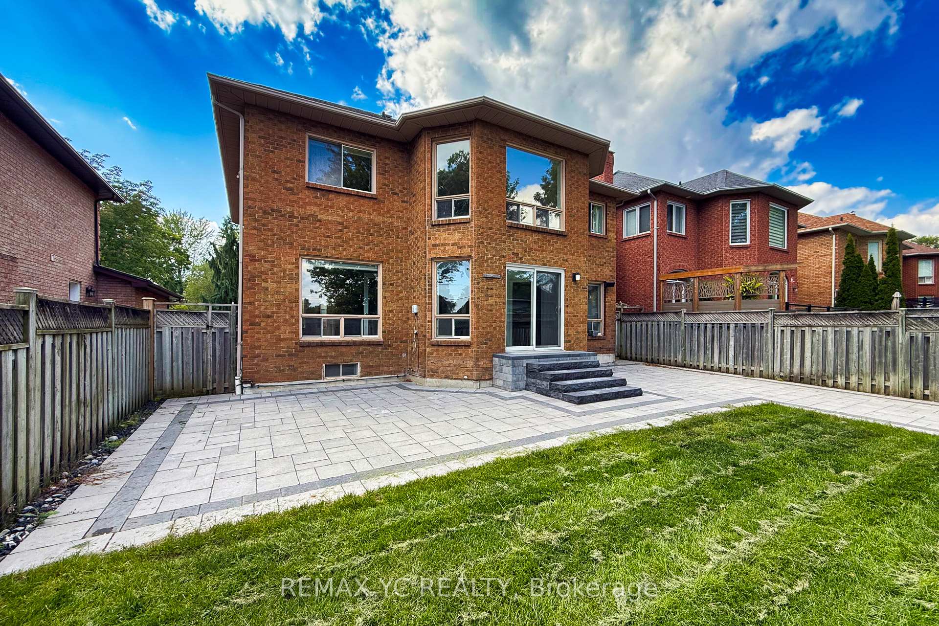 Photo 29 of 896 Darwin Drive, Pickering, Dunbarton — HOMEH