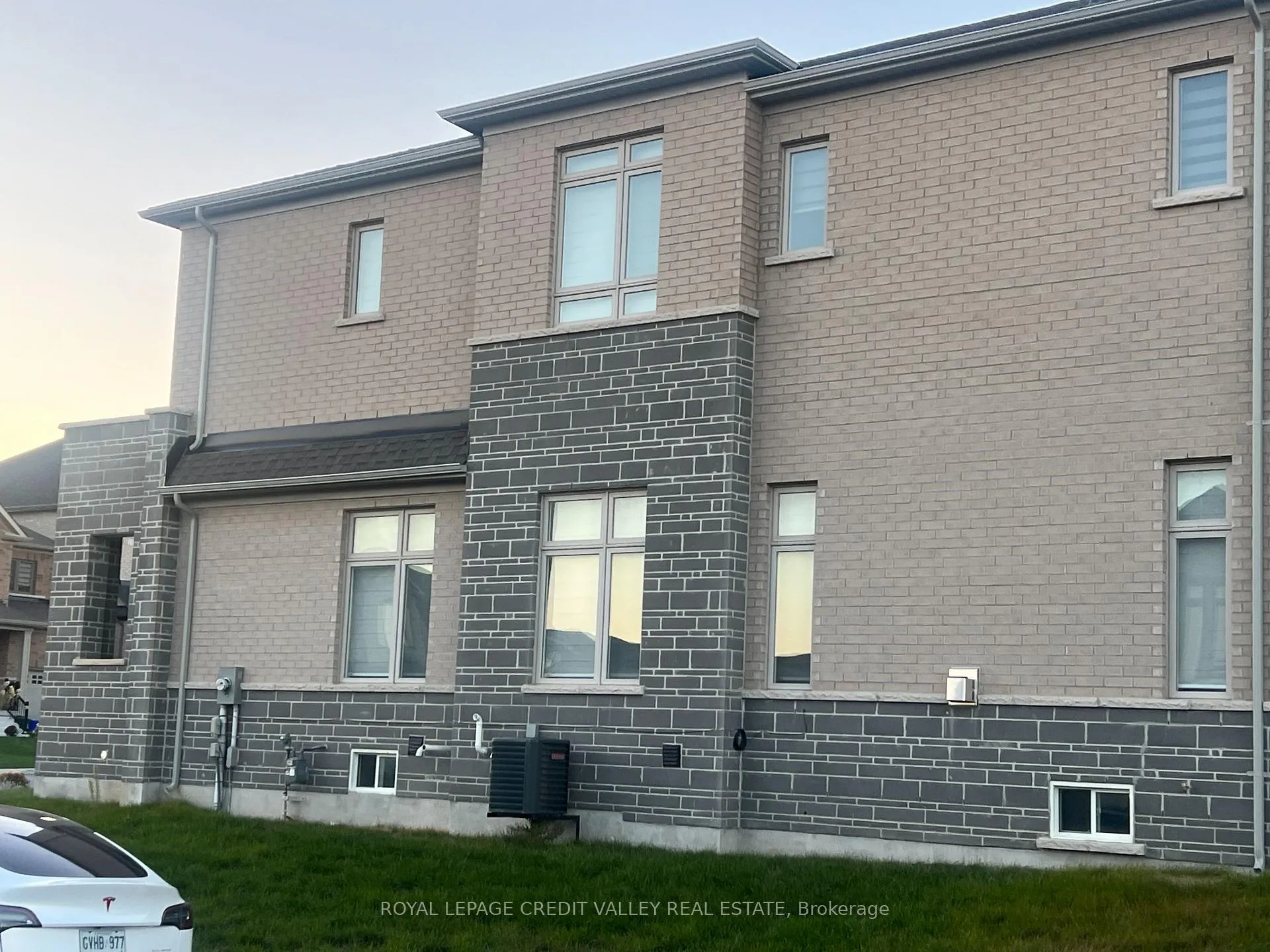Photo 5 of 2103 Hallandale Street, Oshawa, Kedron — HOMEH