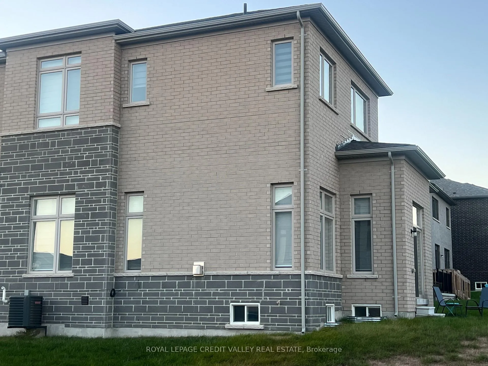 Photo 6 of 2103 Hallandale Street, Oshawa, Kedron — HOMEH