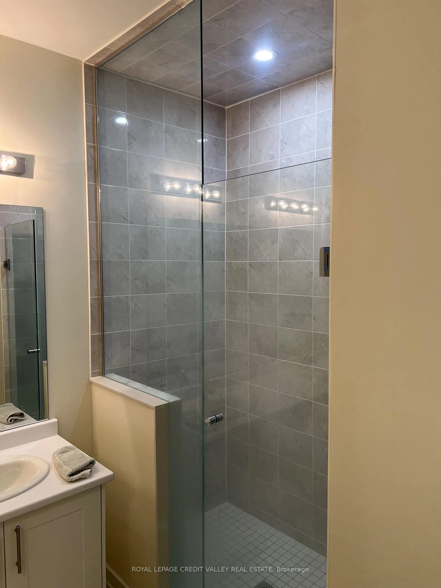Photo 20 of 2103 Hallandale Street, Oshawa, Kedron — HOMEH