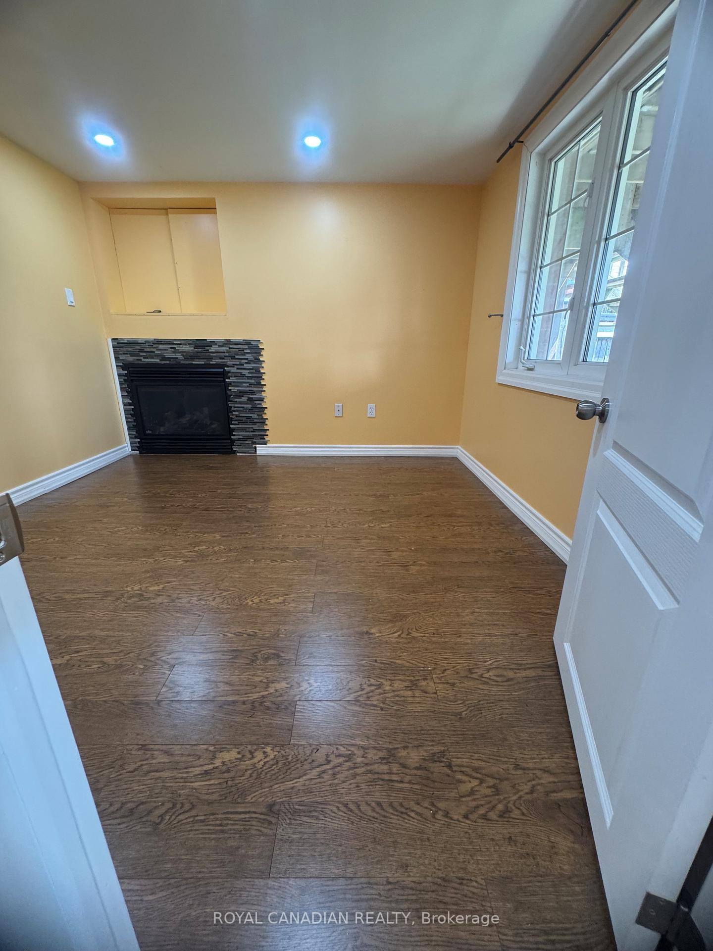 Photo 5 of 1735 Esterbrook Drive S, Oshawa, Taunton — HOMEH