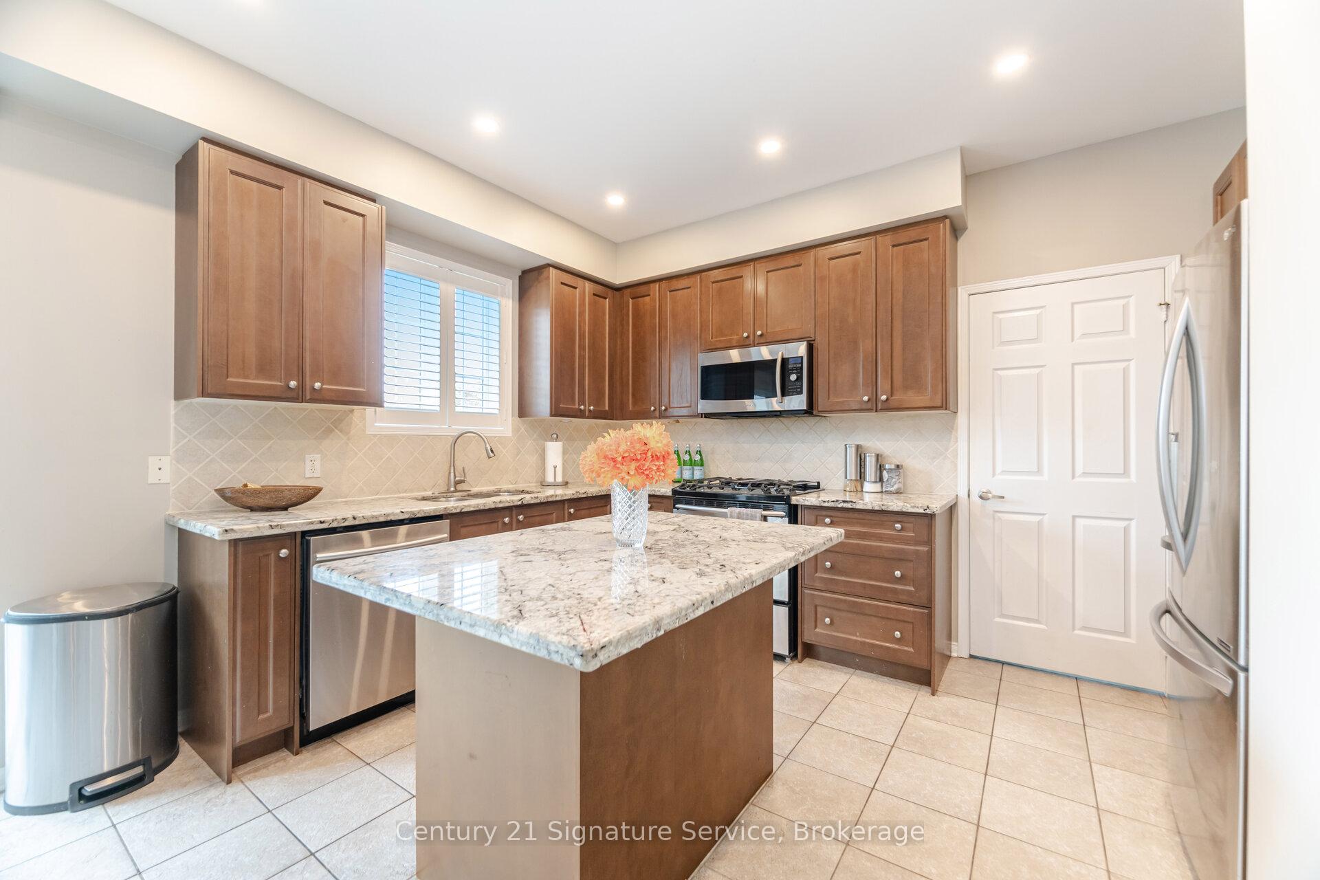 Photo 8 of 1068 Hemstreet Crescent, Milton, Clarke — HOMEH