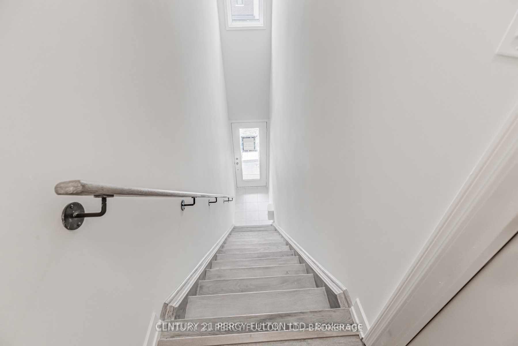 Photo 3 of Unit 105, 2550 Castlegate Crossing Drive, Pickering, Duffin Heights — HOMEH