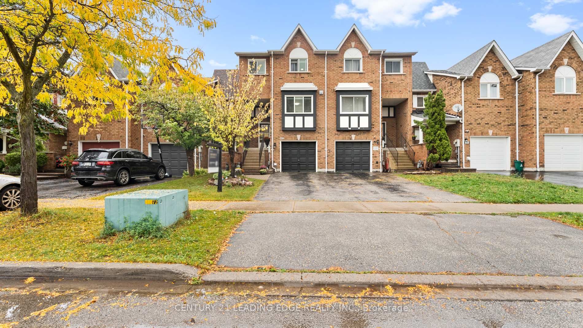 Photo 2 of 330 Sparrow Circle, Pickering, Highbush — HOMEH