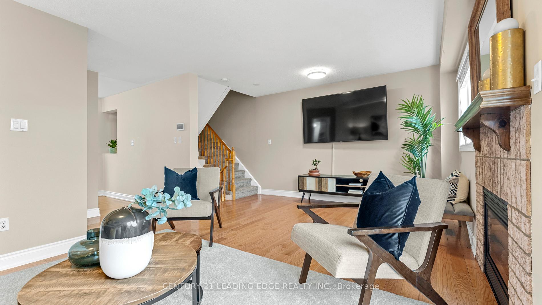 Photo 9 of 330 Sparrow Circle, Pickering, Highbush — HOMEH
