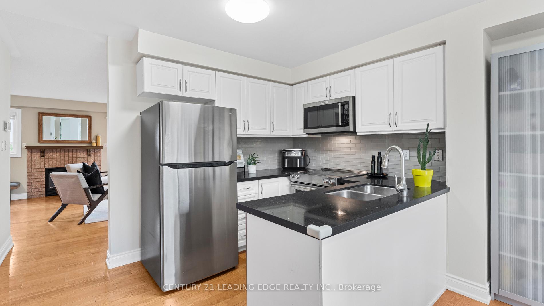 Photo 12 of 330 Sparrow Circle, Pickering, Highbush — HOMEH