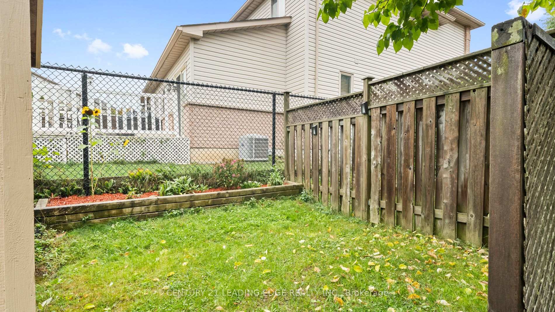 Photo 24 of 330 Sparrow Circle, Pickering, Highbush — HOMEH