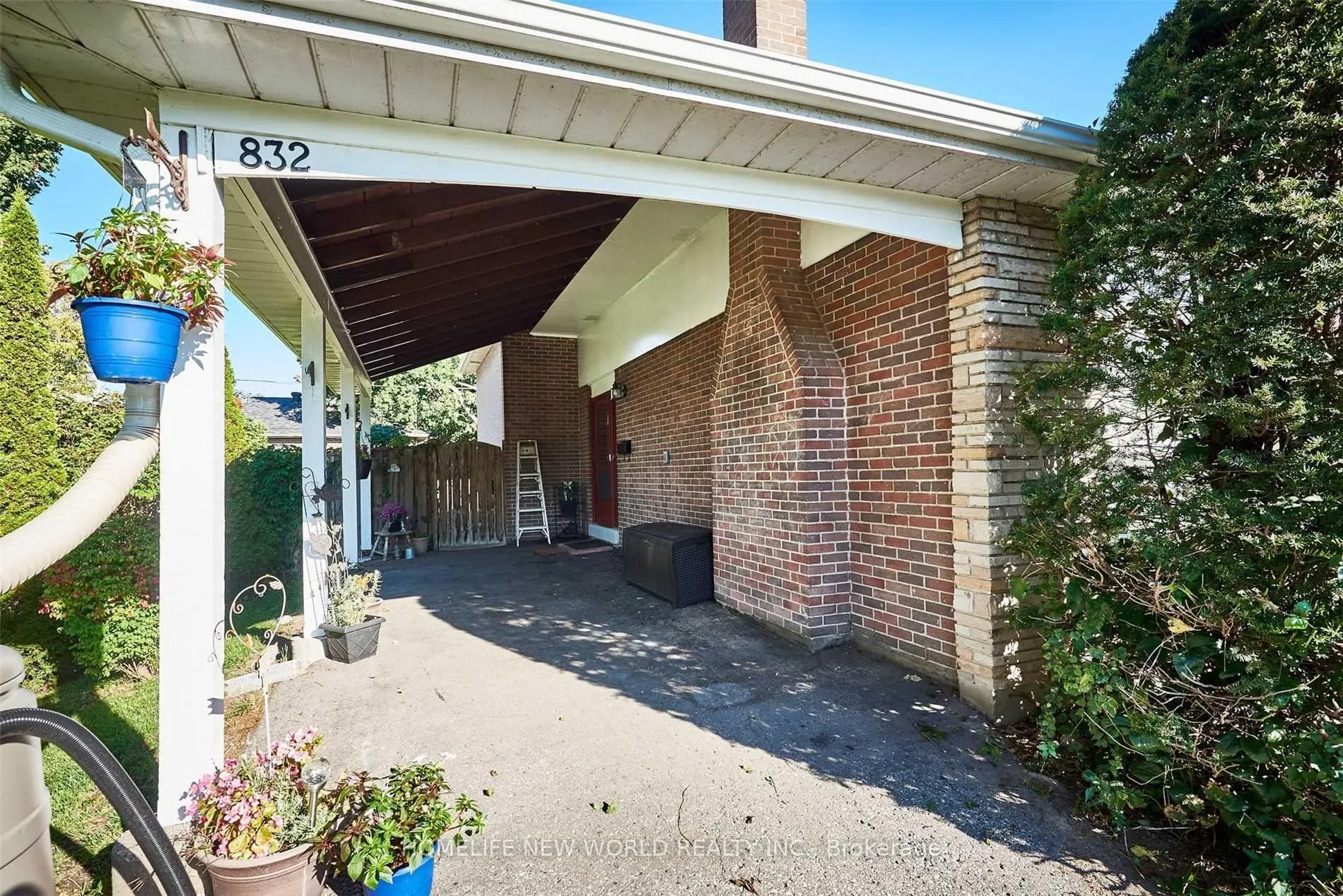 Photo 2 of 832 Reytan Boulevard, Pickering, Bay Ridges — HOMEH