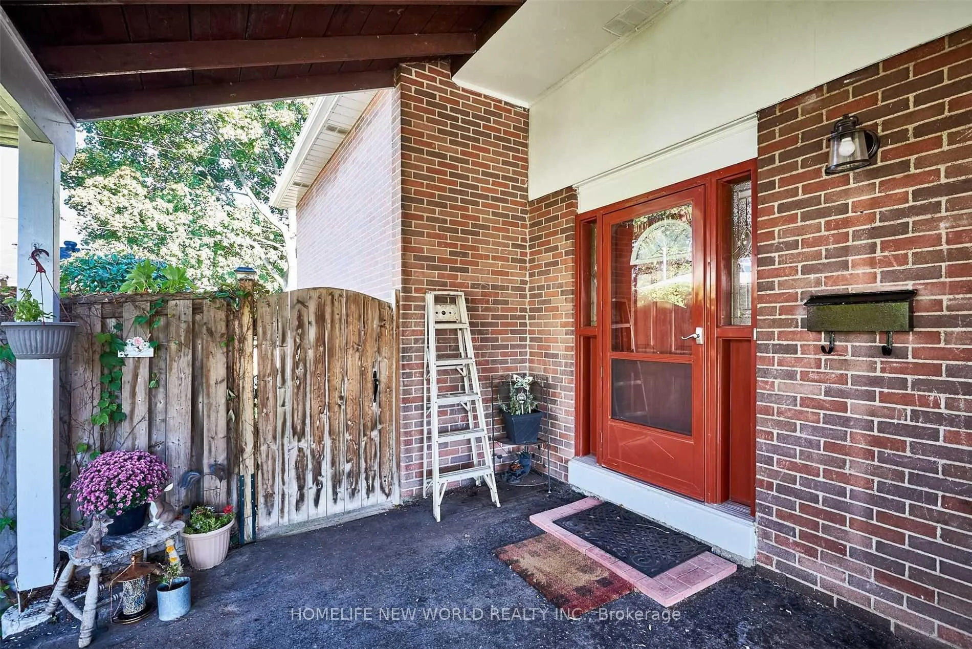 Photo 3 of 832 Reytan Boulevard, Pickering, Bay Ridges — HOMEH