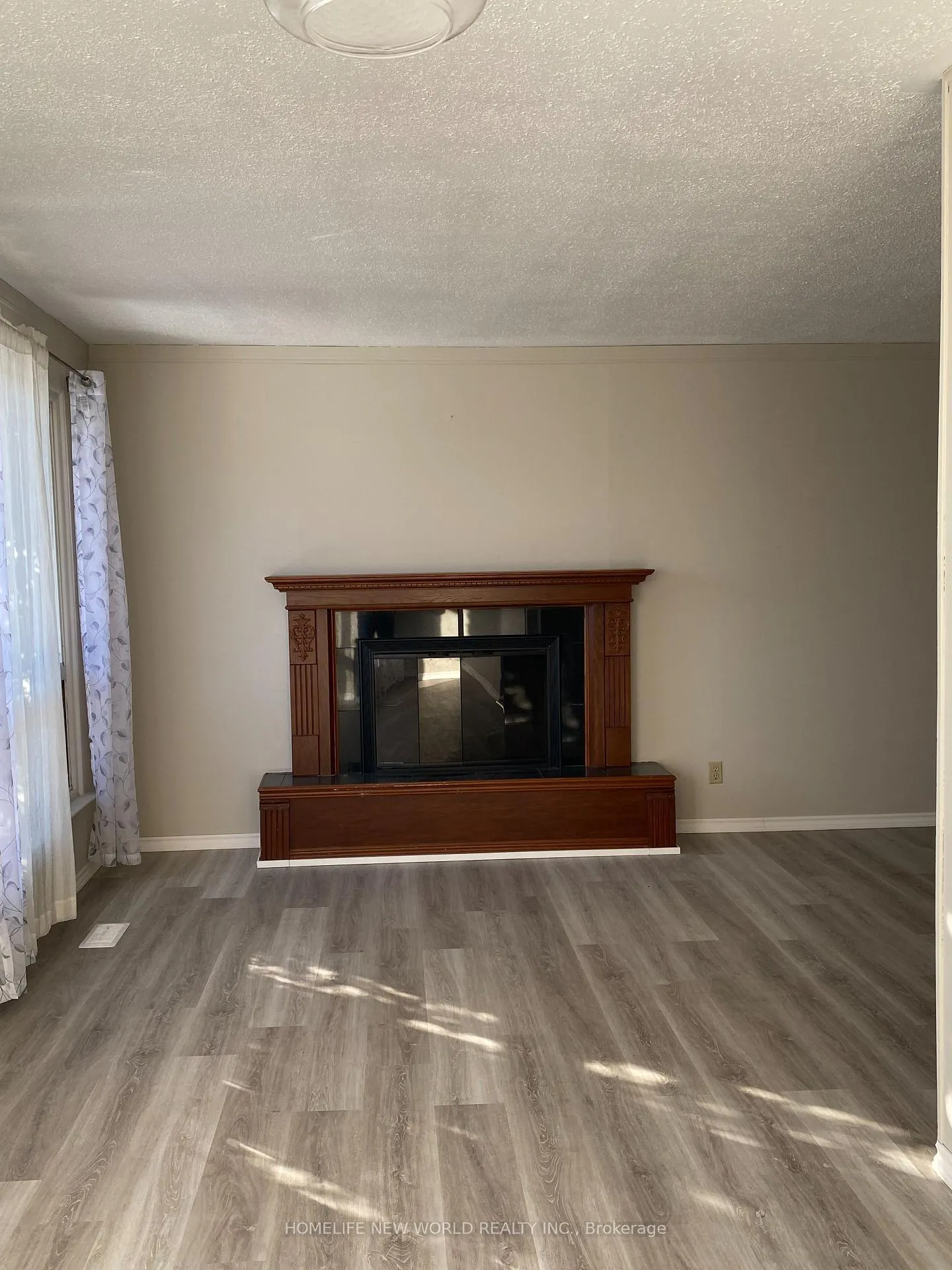 Photo 5 of 832 Reytan Boulevard, Pickering, Bay Ridges — HOMEH