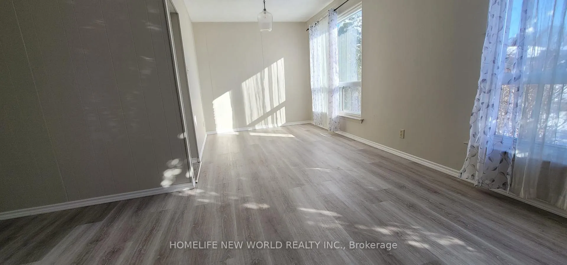 Photo 10 of 832 Reytan Boulevard, Pickering, Bay Ridges — HOMEH