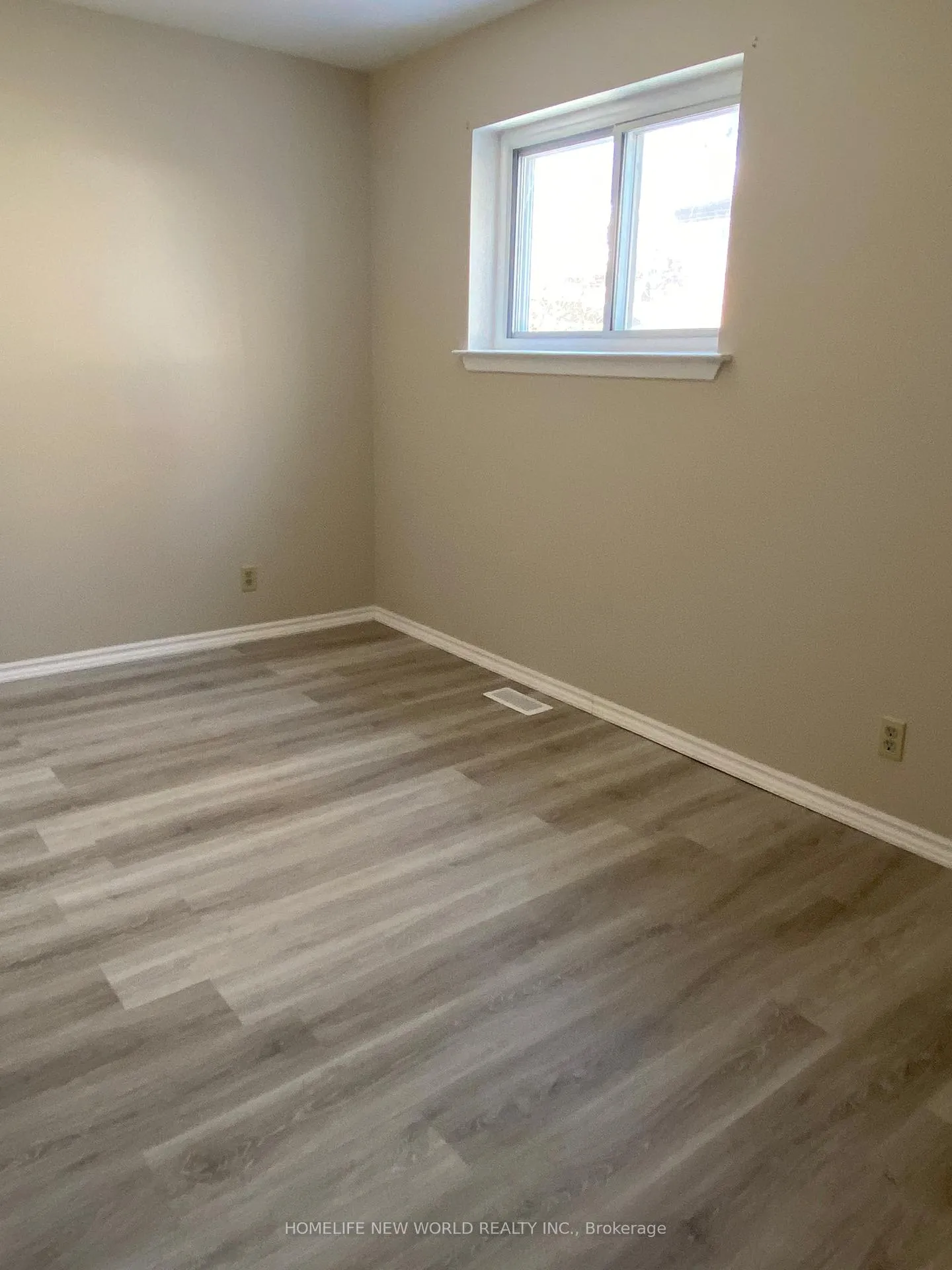 Photo 21 of 832 Reytan Boulevard, Pickering, Bay Ridges — HOMEH