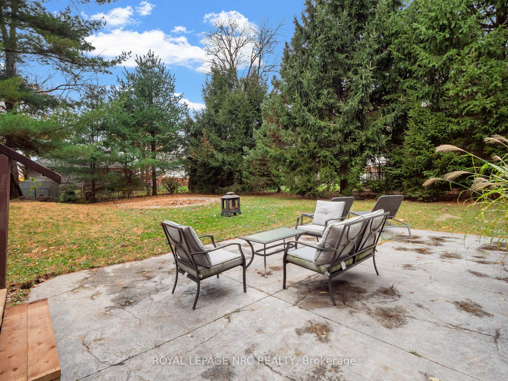 Photo 5 of 210 Lawrence Lane, Pelham, Fonthill — HOMEH