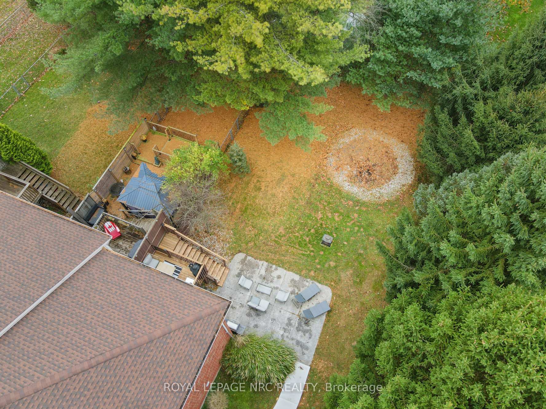 Photo 8 of 210 Lawrence Lane, Pelham, Fonthill — HOMEH