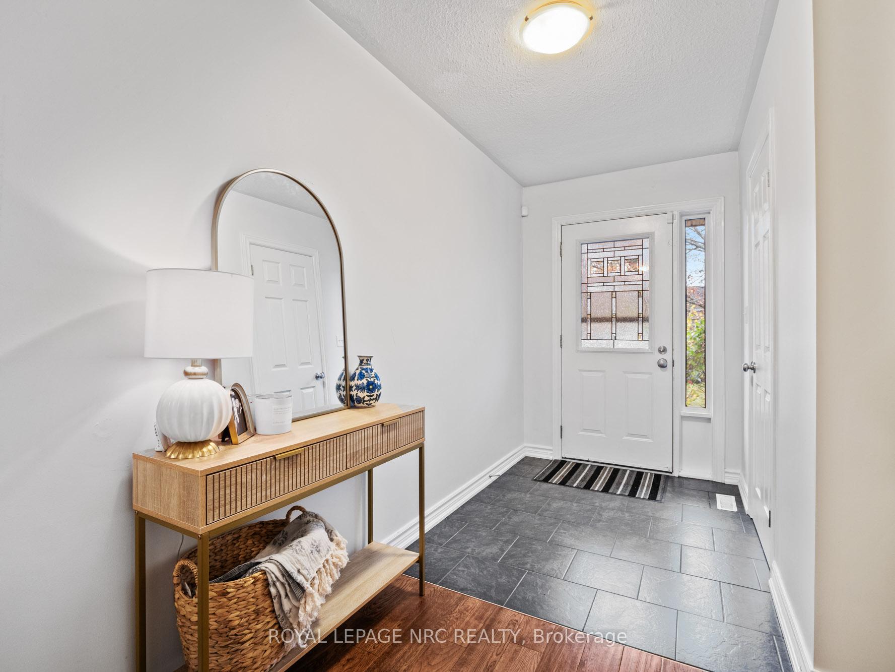 Photo 9 of 210 Lawrence Lane, Pelham, Fonthill — HOMEH