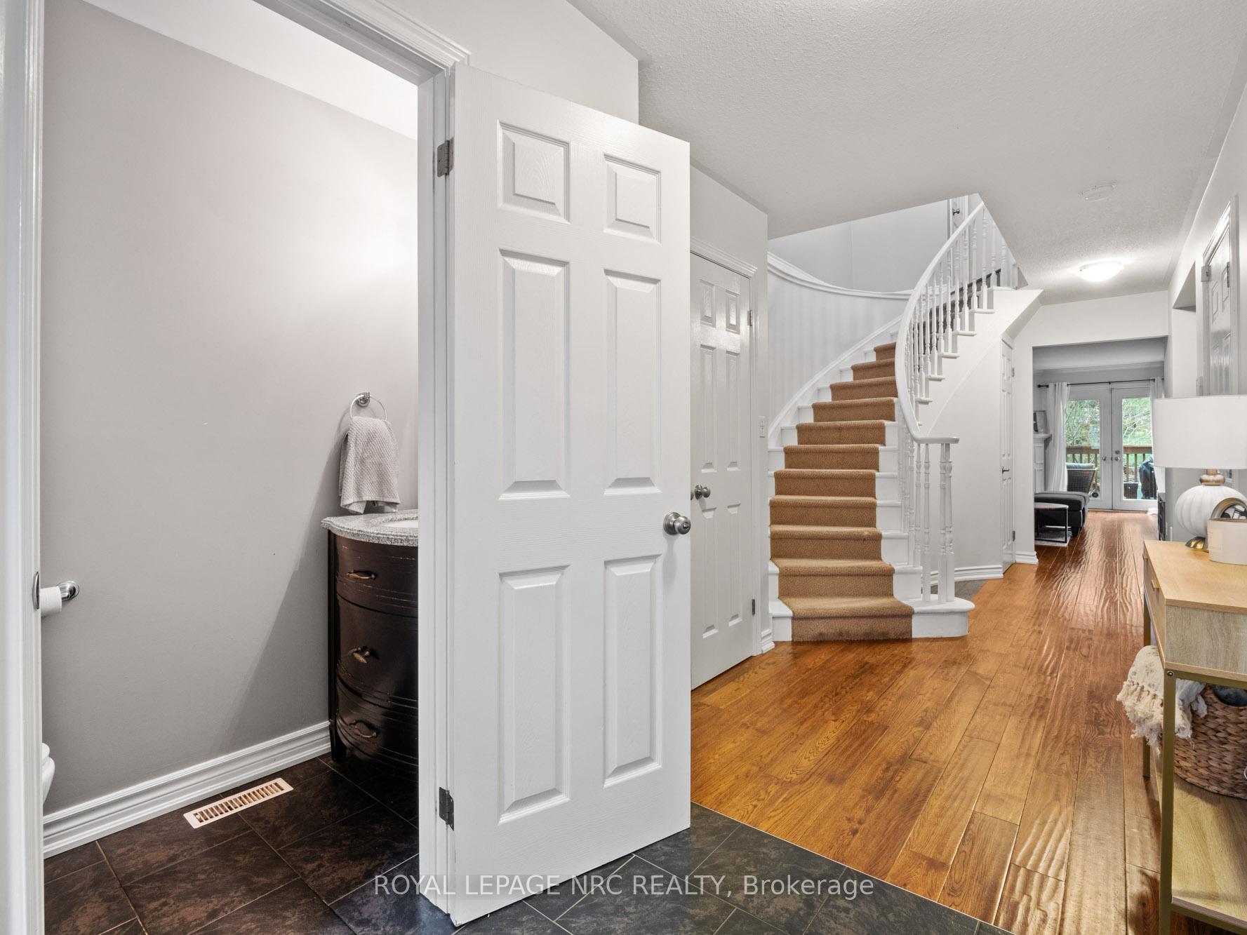 Photo 10 of 210 Lawrence Lane, Pelham, Fonthill — HOMEH