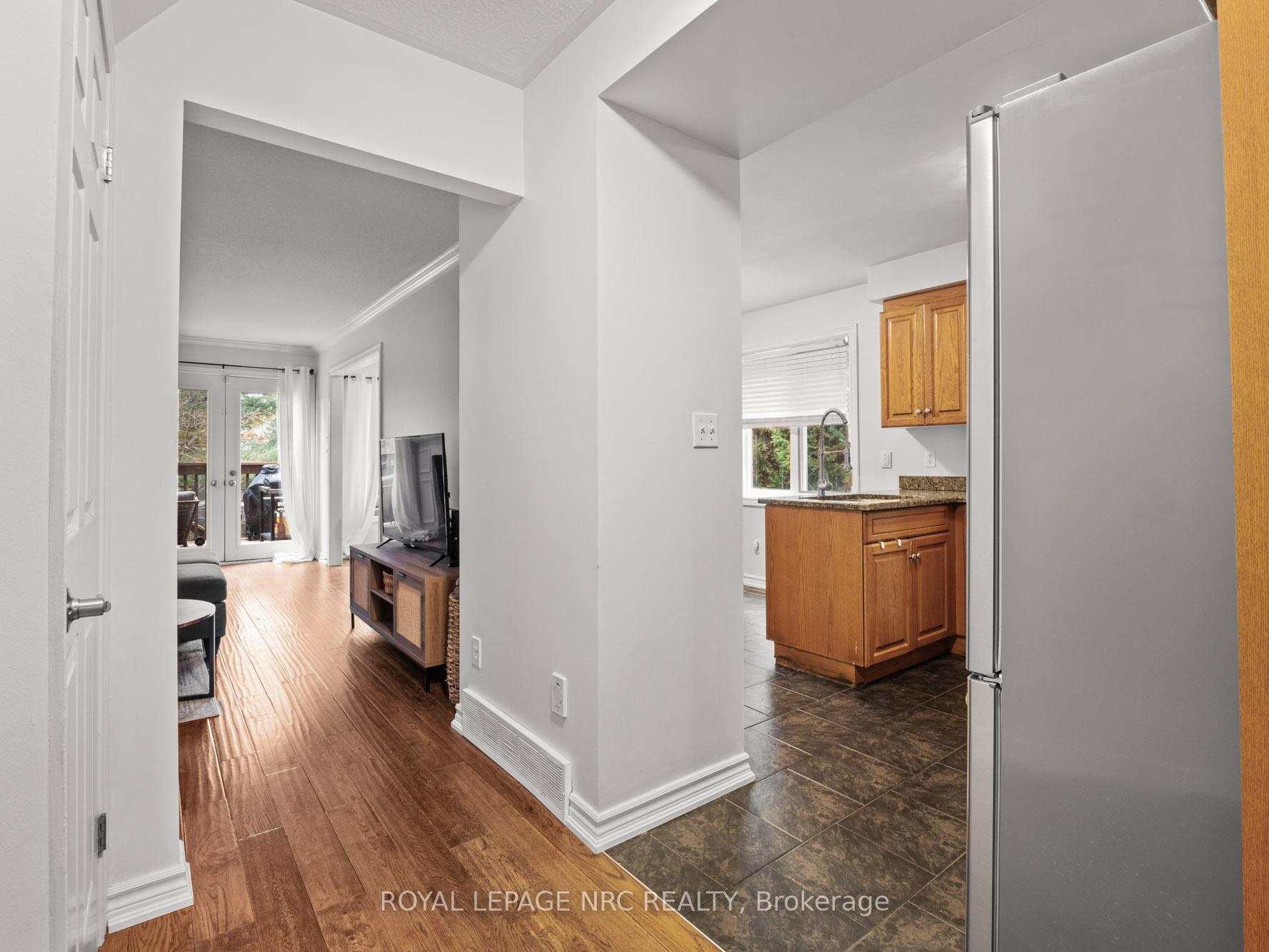 Photo 12 of 210 Lawrence Lane, Pelham, Fonthill — HOMEH