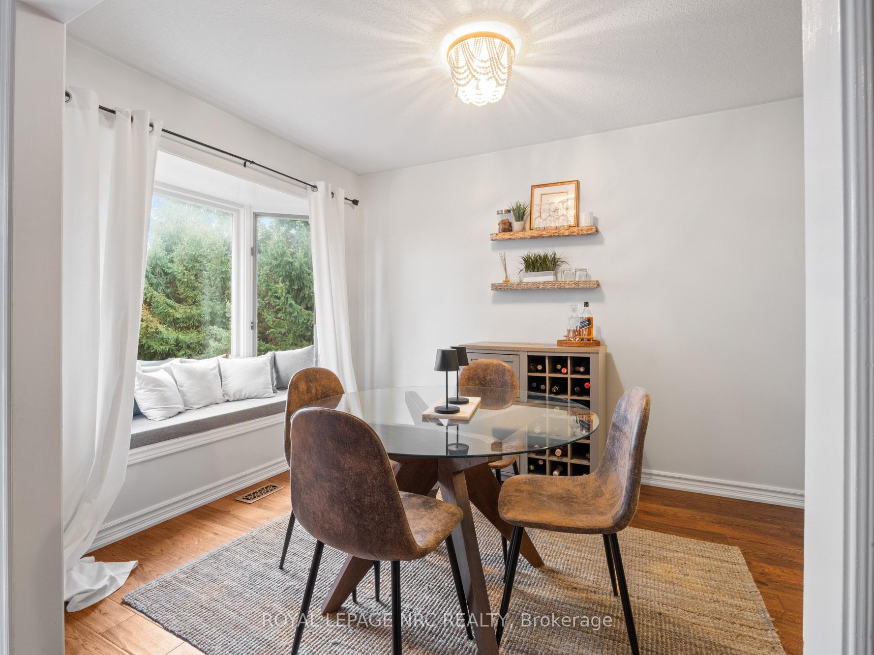 Photo 16 of 210 Lawrence Lane, Pelham, Fonthill — HOMEH