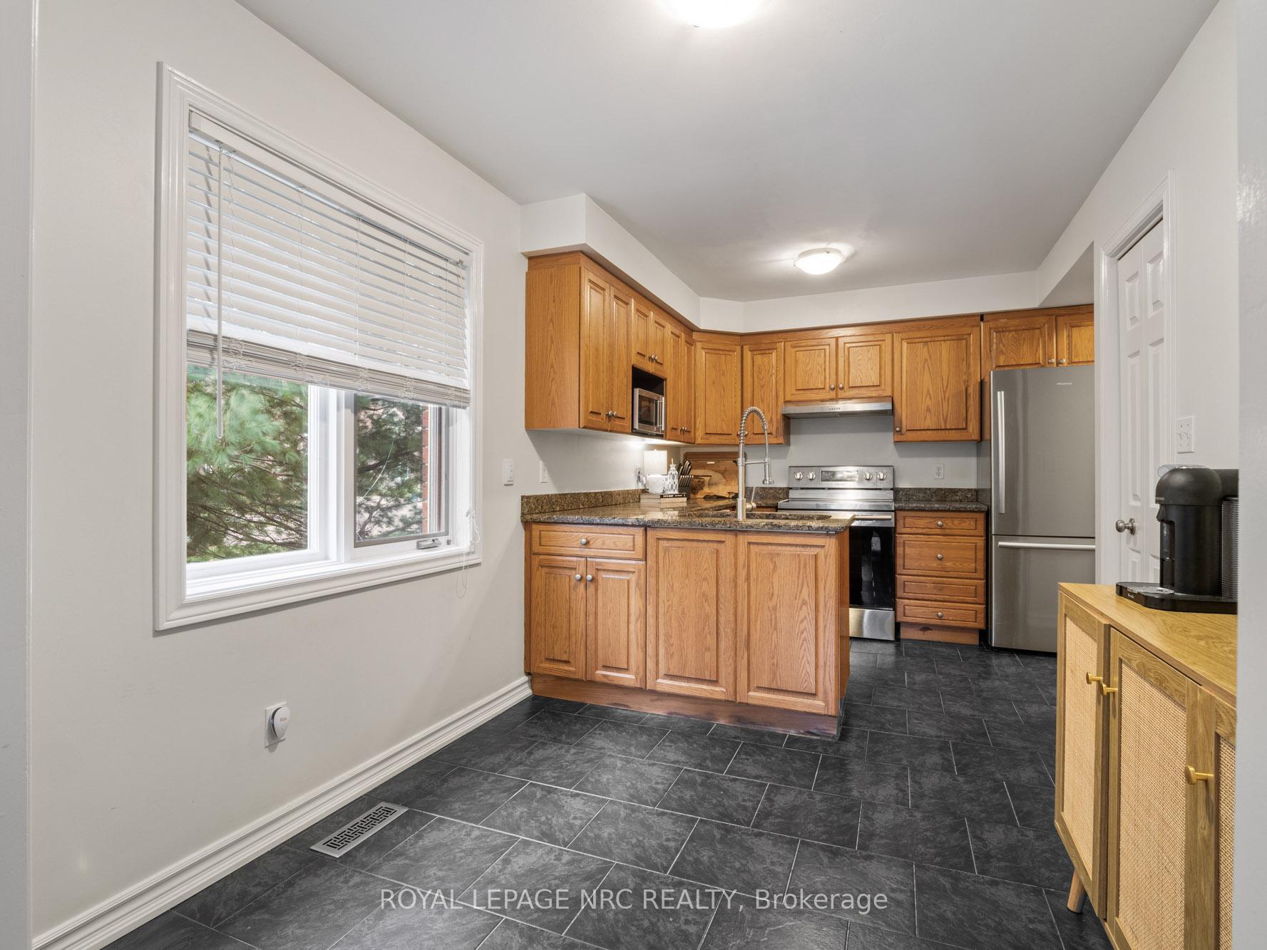 Photo 17 of 210 Lawrence Lane, Pelham, Fonthill — HOMEH