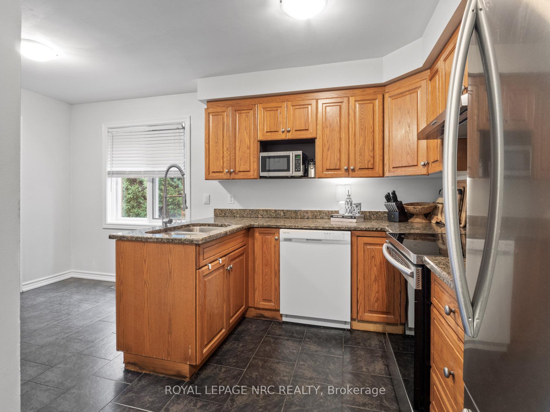 Photo 18 of 210 Lawrence Lane, Pelham, Fonthill — HOMEH