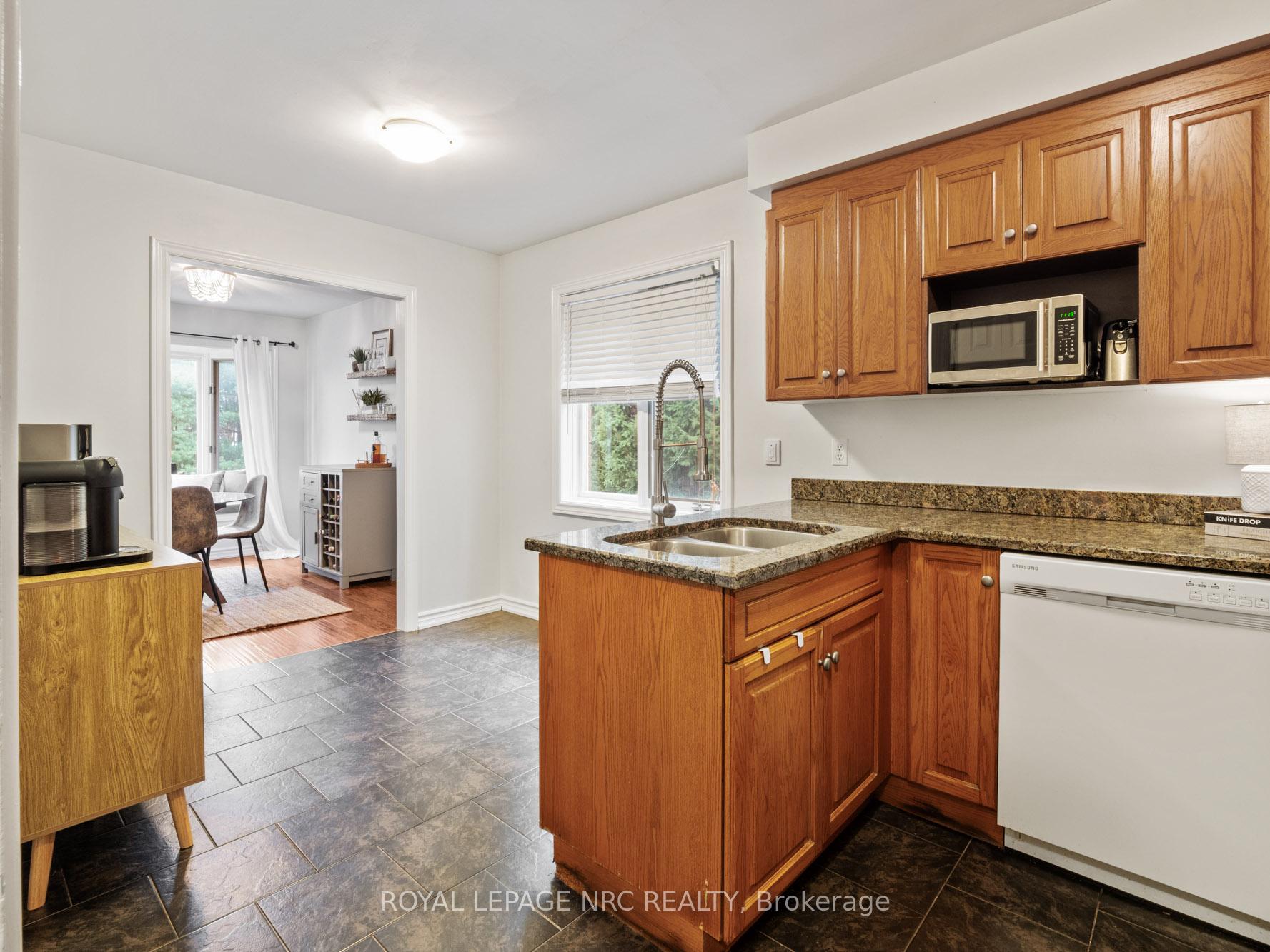 Photo 19 of 210 Lawrence Lane, Pelham, Fonthill — HOMEH